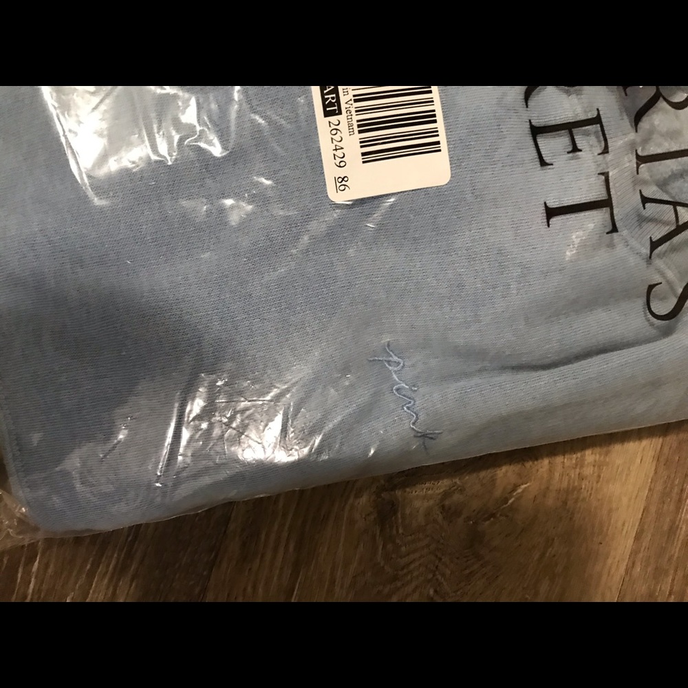 ๐VS PINK BLUE WASHED LOGO VARSITY CREW - Picture 8 of 8
